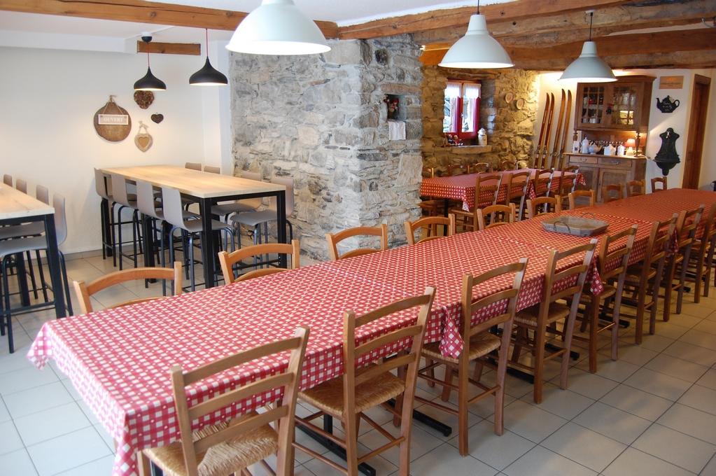 Gite La Maisonnee Sazos Ngoại thất bức ảnh